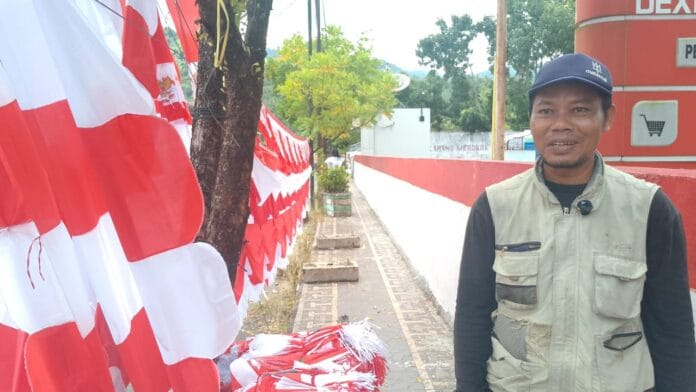 kibaran merah putih pedang mengais rezeki